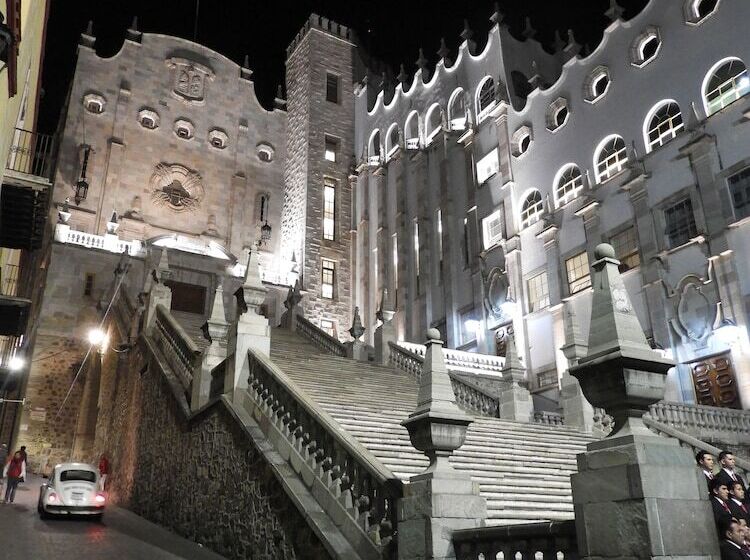 هتل El Viejo Zaguan By Lunian