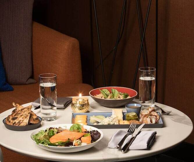 ホテル Emc2, Autograph Collection