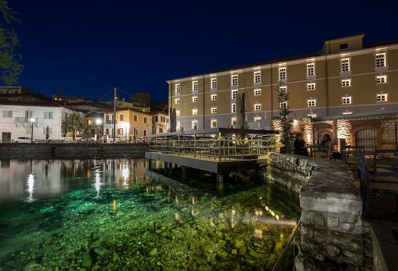 ホテル Hydrama Grand