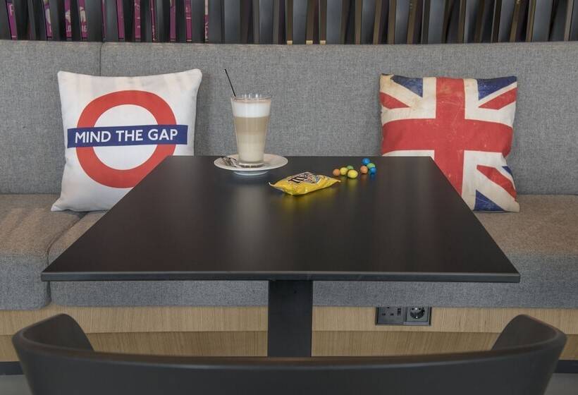 Hotel Moxy London Excel