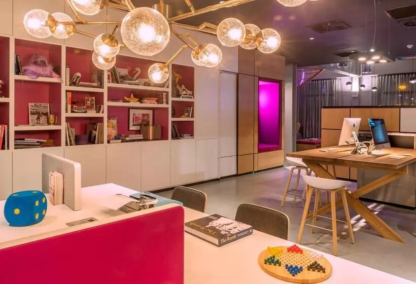 هتل Moxy London Excel