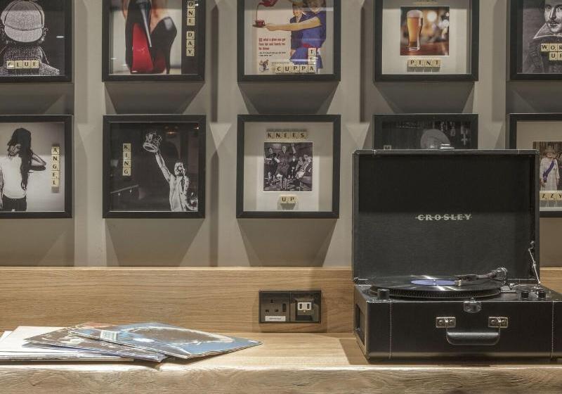 Hotel Moxy London Excel