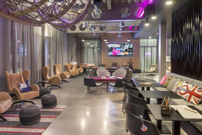 Hotel Moxy London Excel