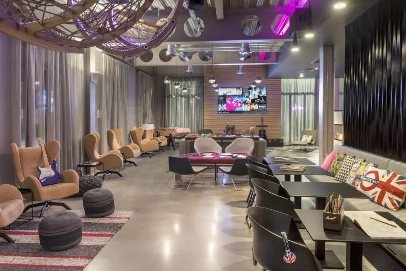 هتل Moxy London Excel