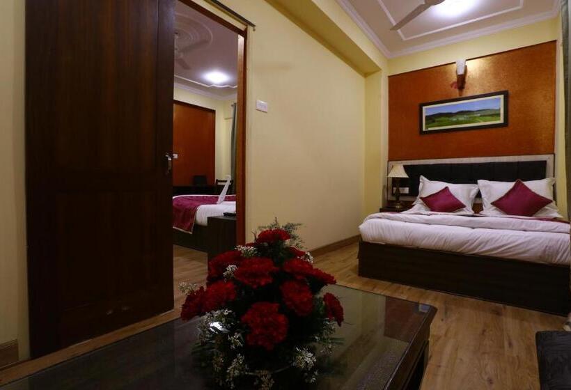 Hotel The Grand Mamta