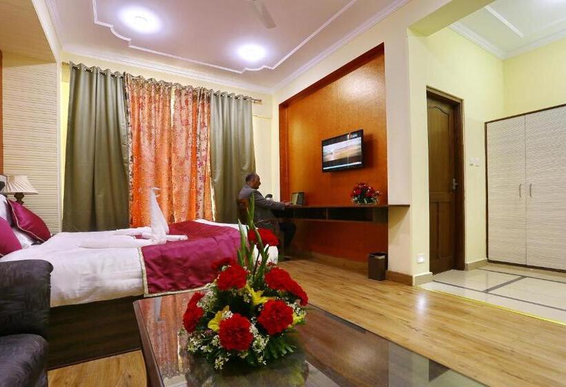 Hotel The Grand Mamta