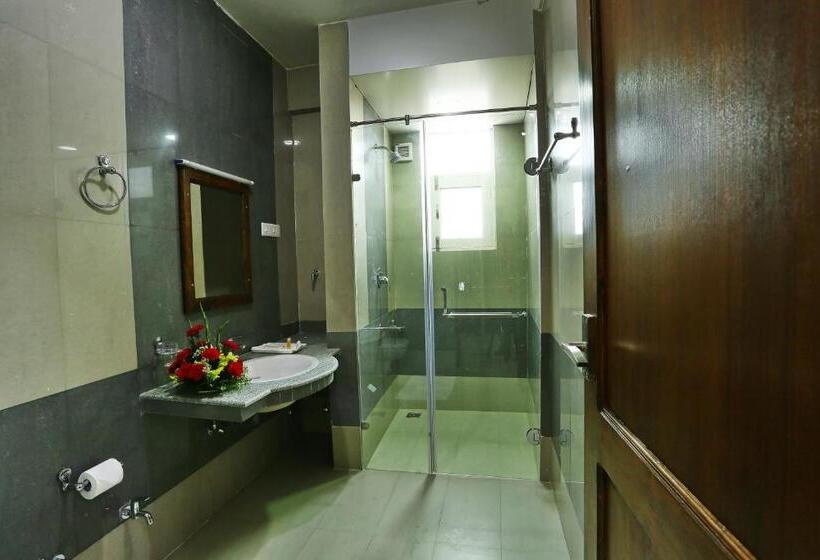 Hotel The Grand Mamta