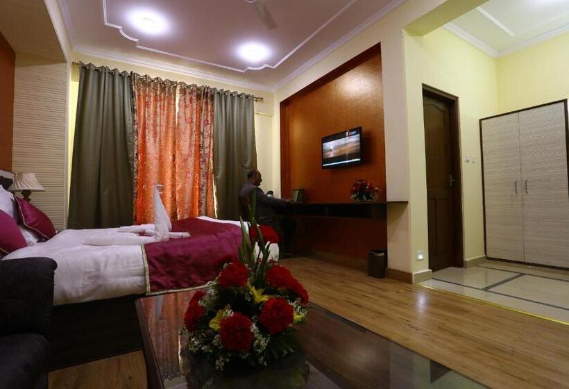 Hotel The Grand Mamta