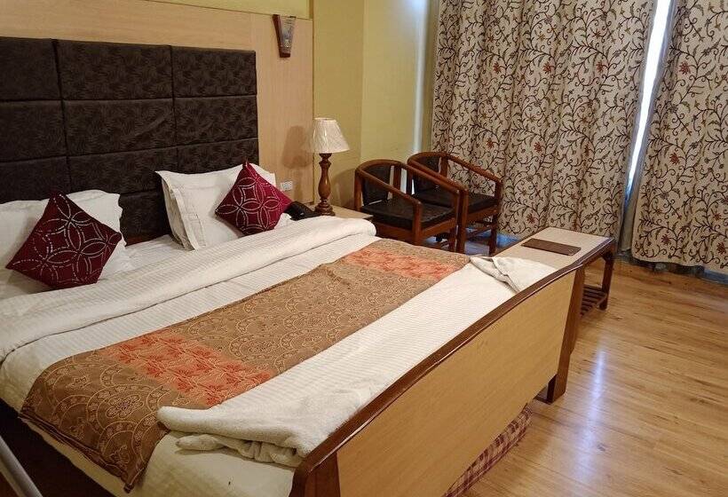 Hotel The Grand Mamta