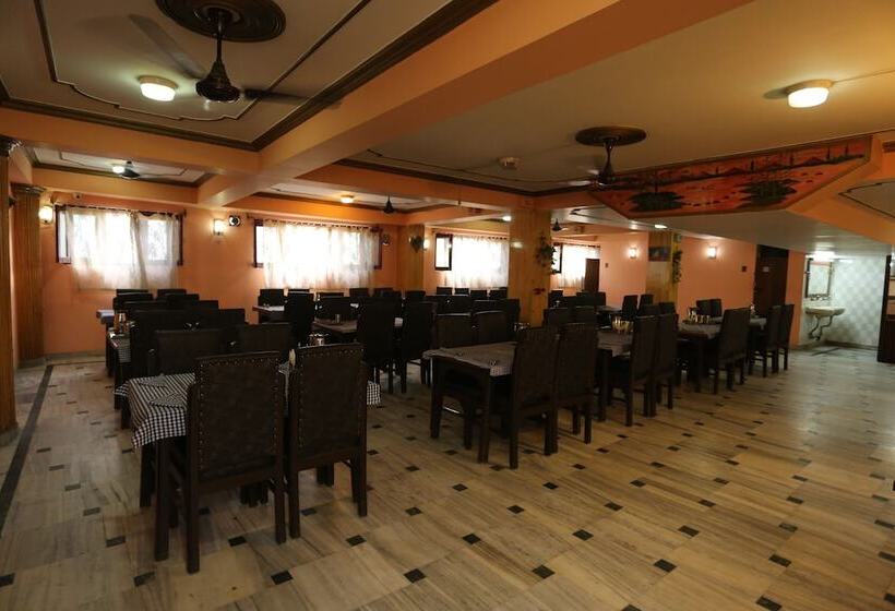 Hotel The Grand Mamta