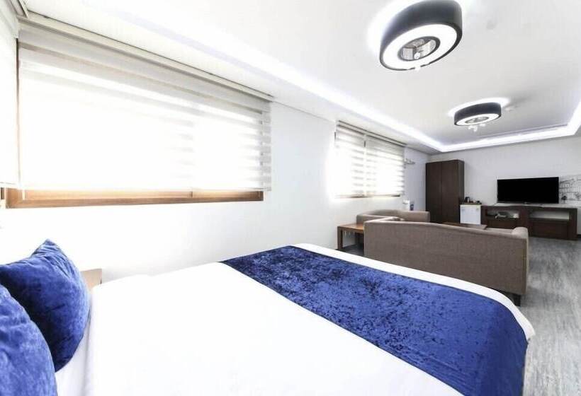 Hotel The Seri Resort