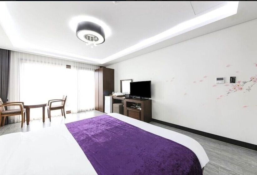 Hotel The Seri Resort