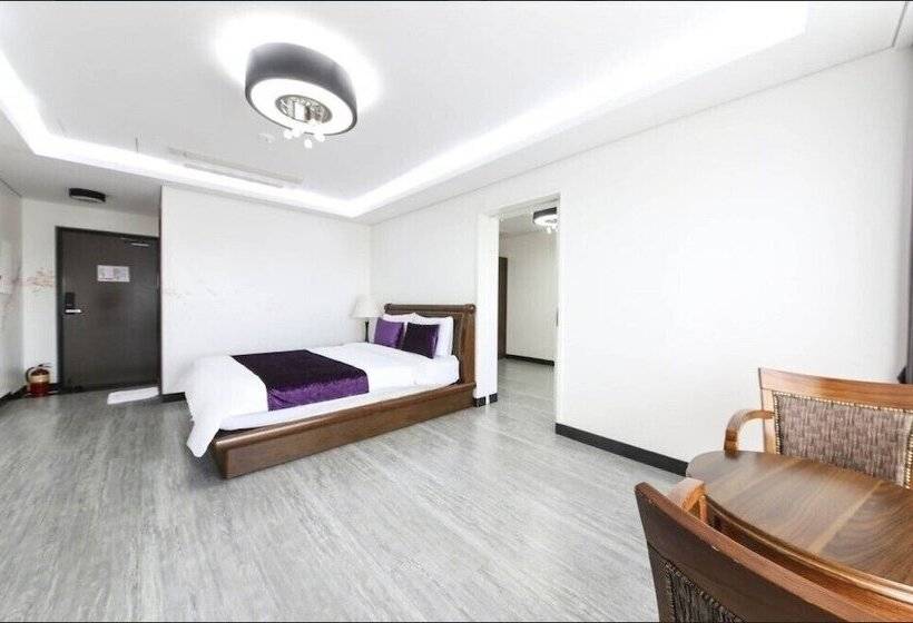 Hotel The Seri Resort