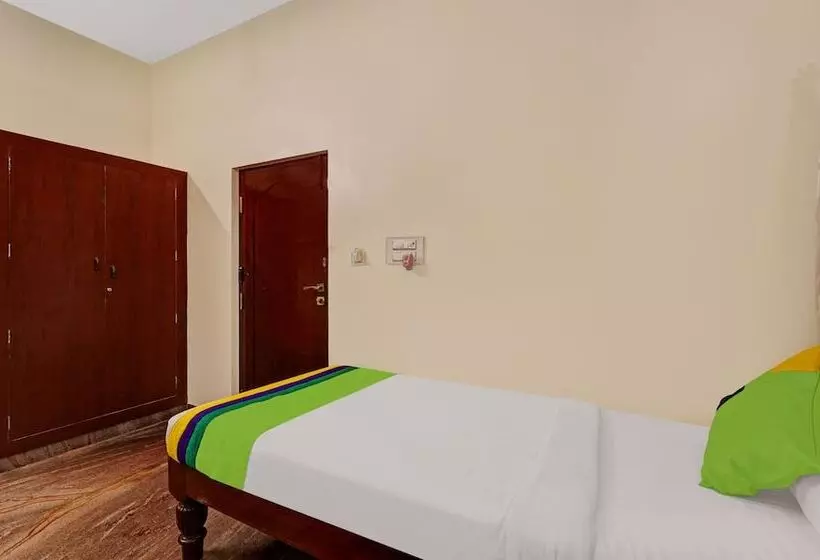 هتل Treebo Grace Inn, 3 Min Walk From Promenade Beach