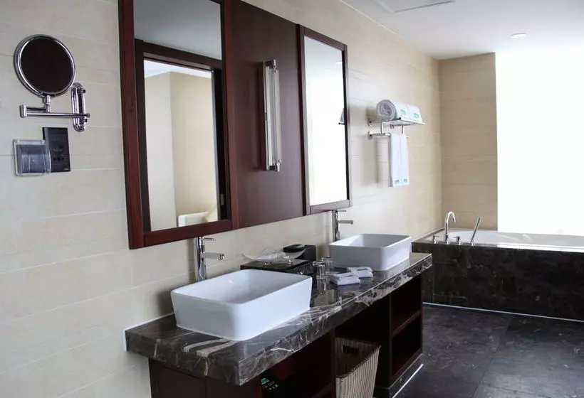 هتل Wuxi Americas Best Jinting International