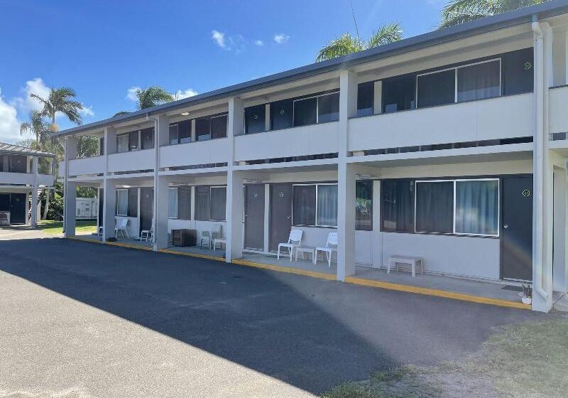 モーテル Queens Beach