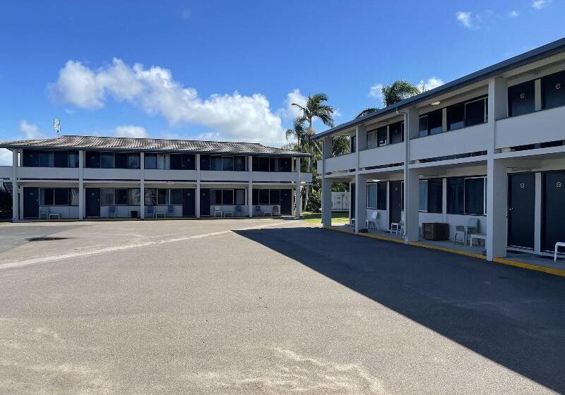 モーテル Queens Beach