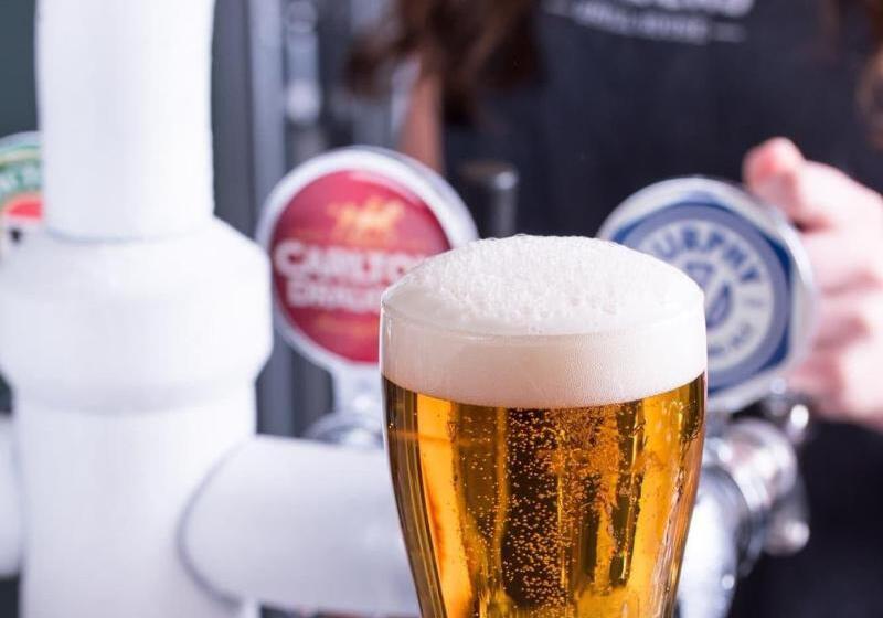 モーテル Queens Beach