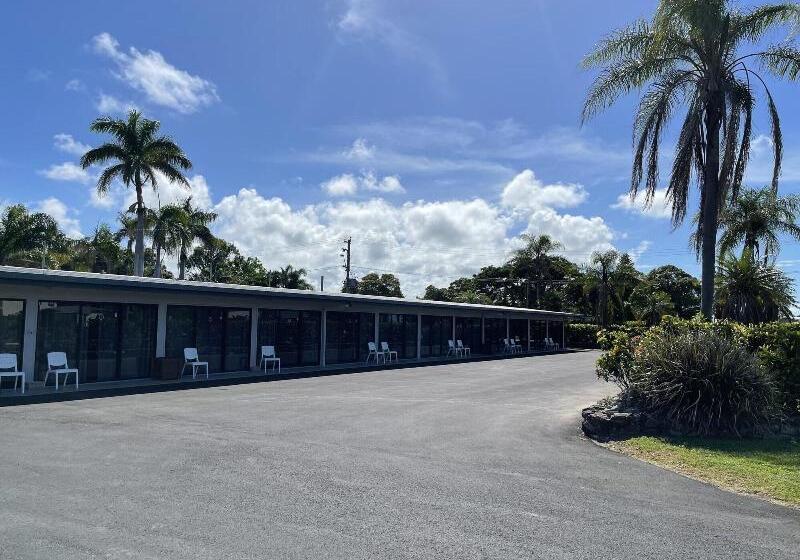 モーテル Queens Beach