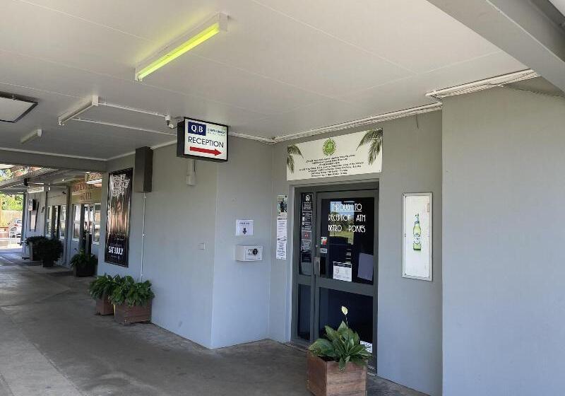 モーテル Queens Beach