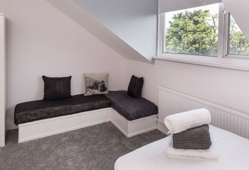 Titanic The Lady, 3 Bed Townhouse