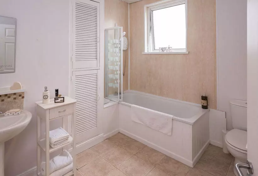 Titanic The Lady, 3 Bed Townhouse