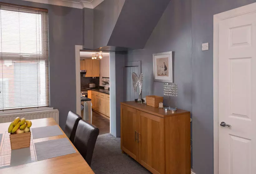 Titanic The Lady, 3 Bed Townhouse