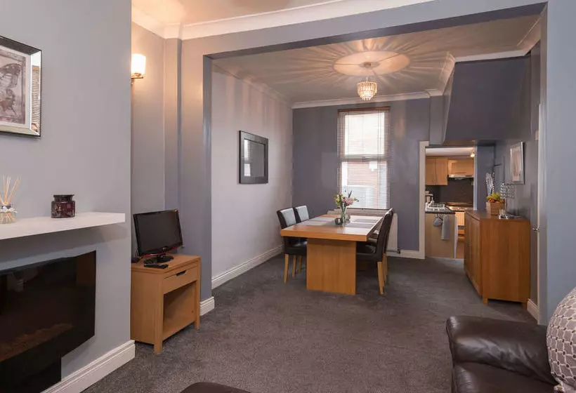 Titanic The Lady, 3 Bed Townhouse