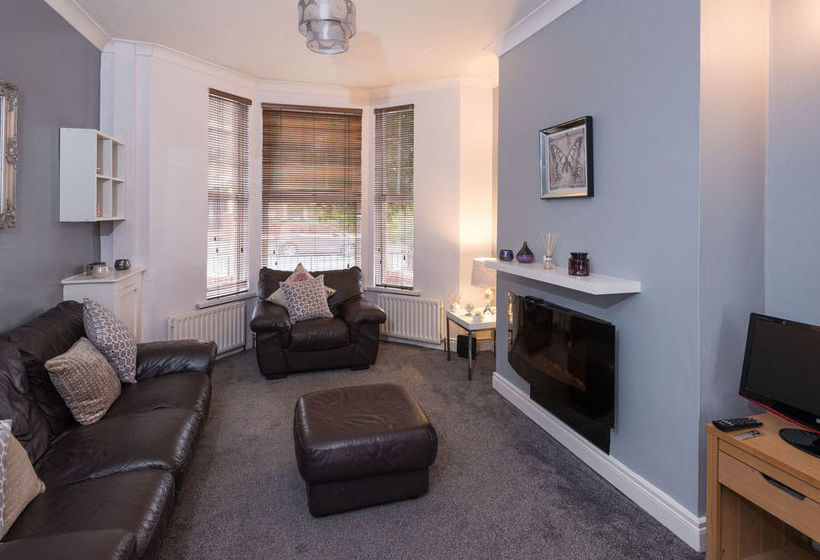 Titanic The Lady, 3 Bed Townhouse