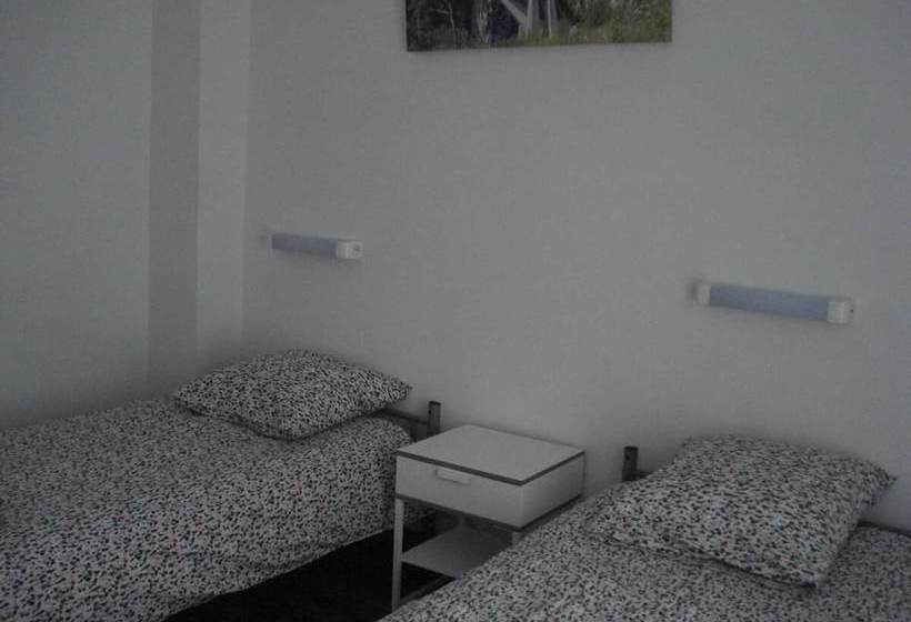 تختخواب و صبحانه Gite Izaxulo