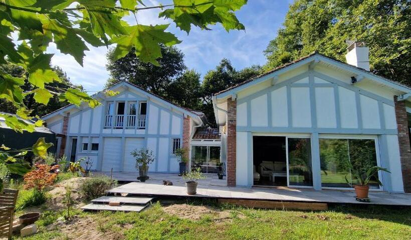 住宿加早餐  Jack S Lodge   La Grange