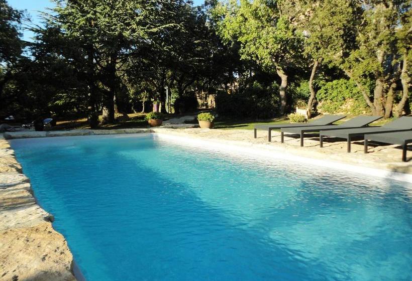 تختخواب و صبحانه La Chênaie De Gordes