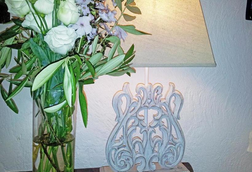 تختخواب و صبحانه La Chênaie De Gordes