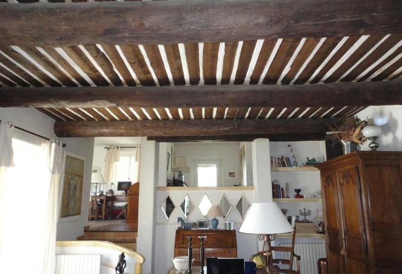 تختخواب و صبحانه La Chênaie De Gordes