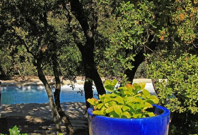 تختخواب و صبحانه La Chênaie De Gordes