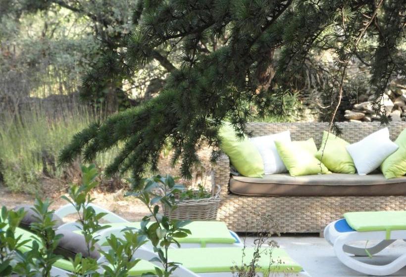 تختخواب و صبحانه La Chênaie De Gordes