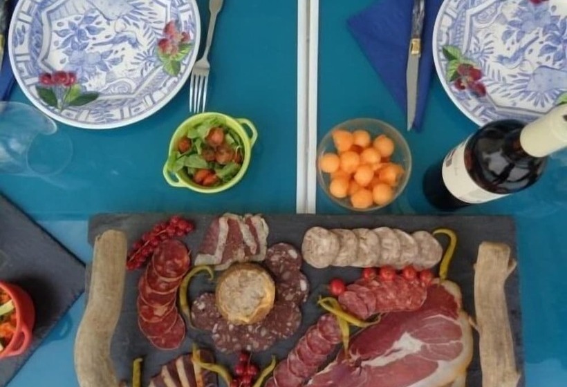 تختخواب و صبحانه Le Clos Des Mylandes