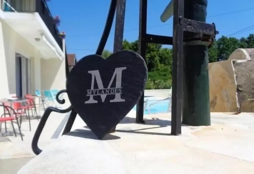 تختخواب و صبحانه Le Clos Des Mylandes