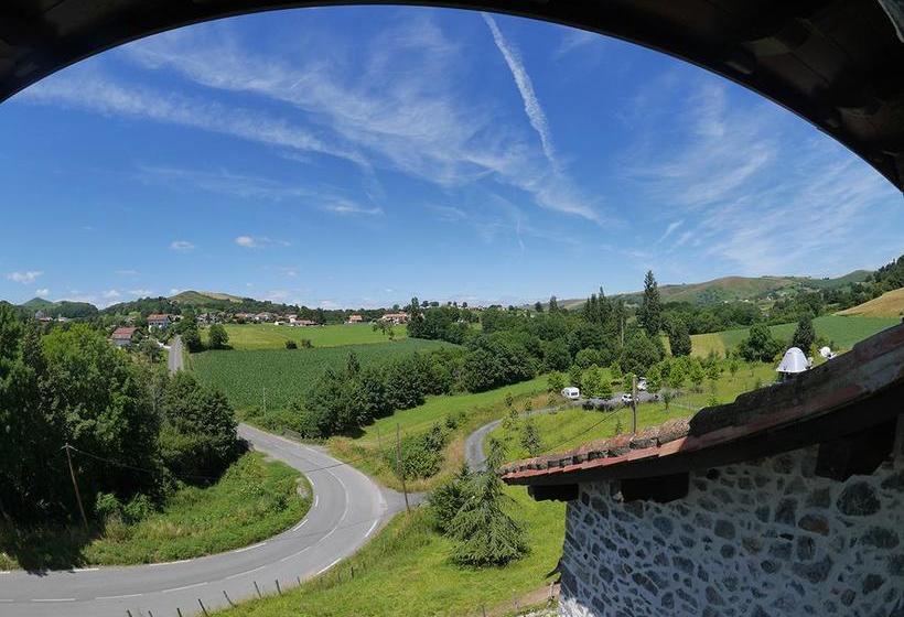 住宿加早餐 Les Fous Du Village