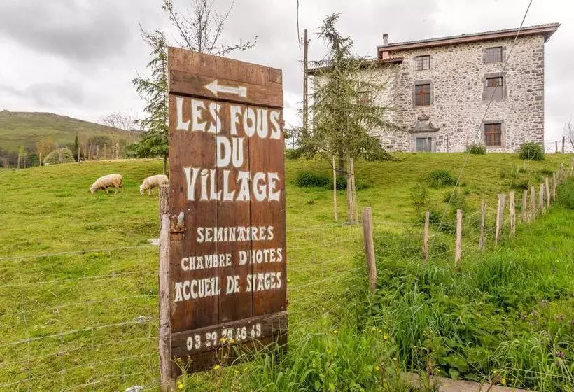 ベッドアンドブレックファースト Les Fous Du Village
