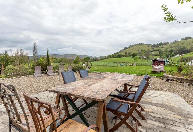 住宿加早餐 Les Fous Du Village