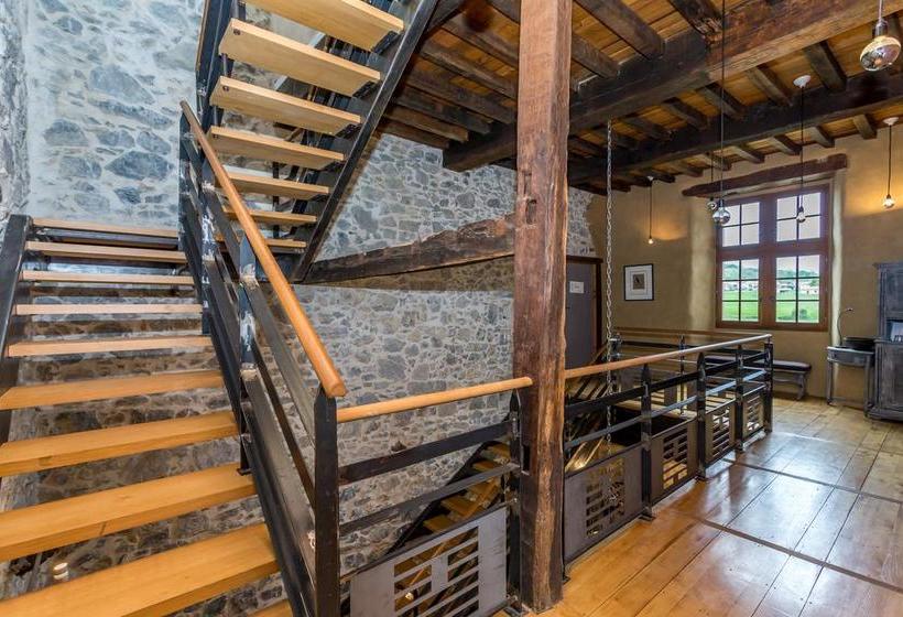 住宿加早餐 Les Fous Du Village