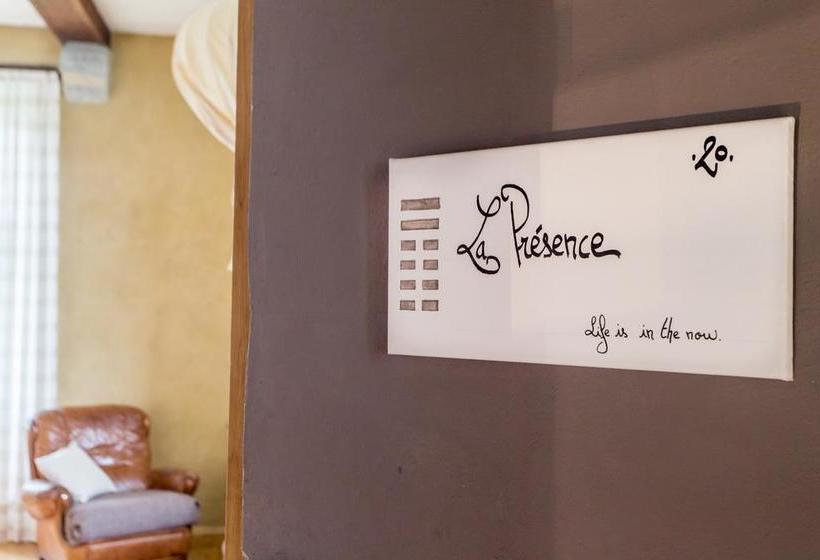 住宿加早餐 Les Fous Du Village