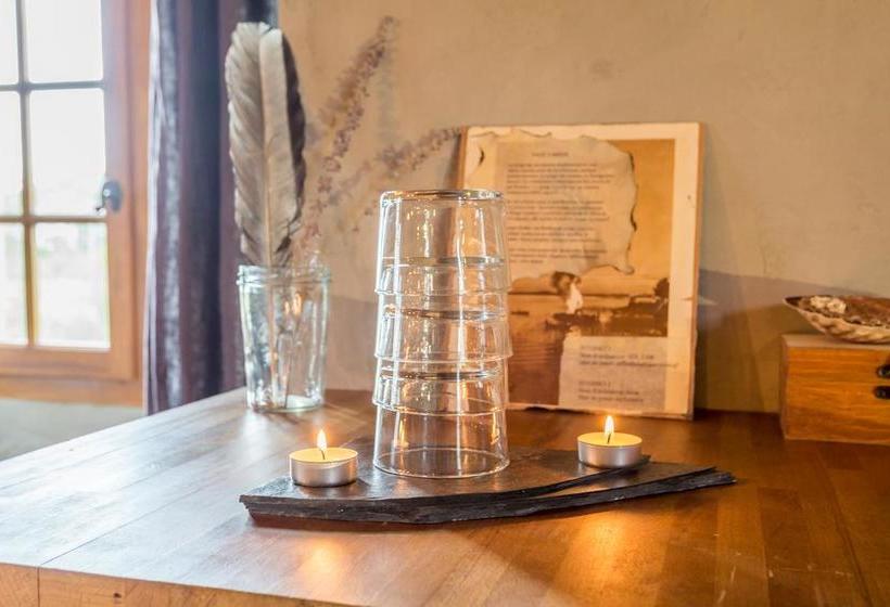 住宿加早餐 Les Fous Du Village