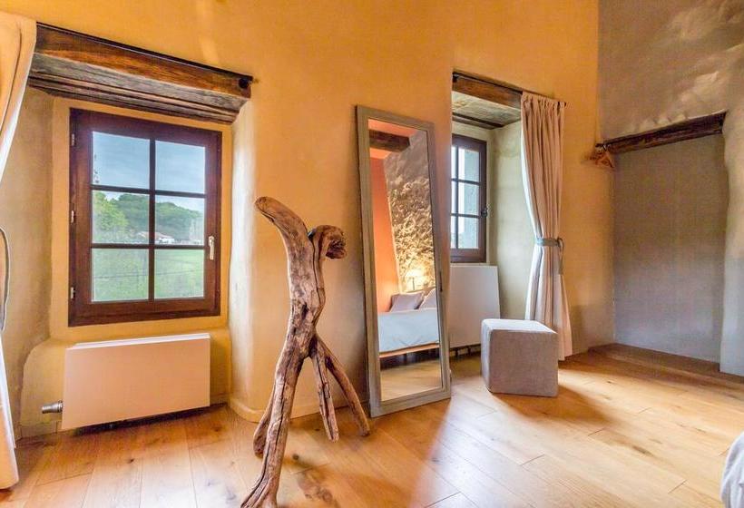 住宿加早餐 Les Fous Du Village