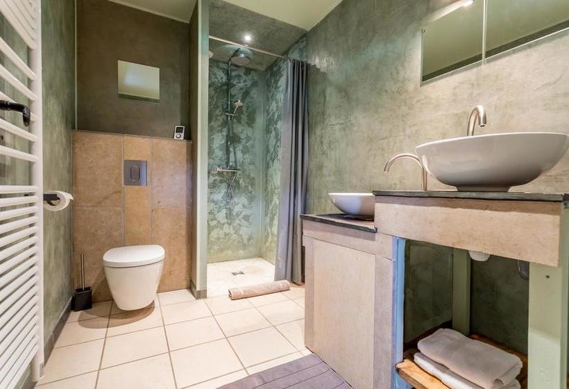 住宿加早餐 Les Fous Du Village