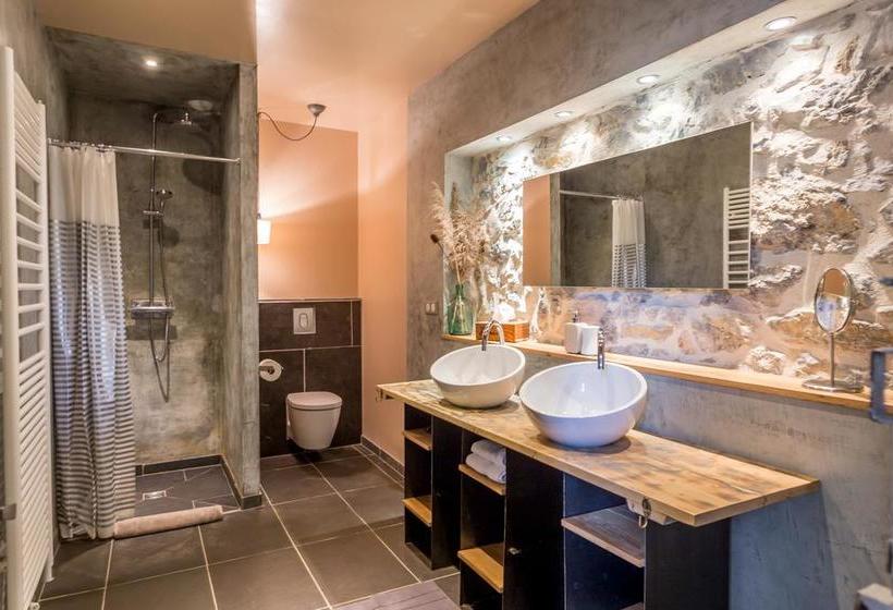 住宿加早餐 Les Fous Du Village