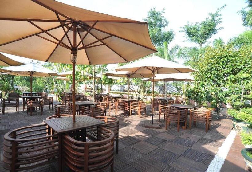 Forever Green Resort