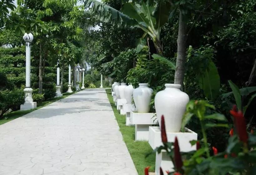 Forever Green Resort