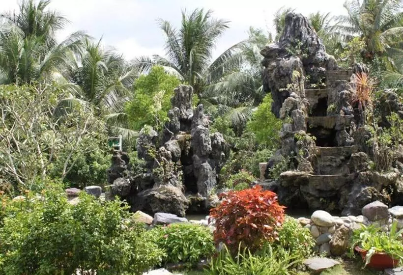Forever Green Resort